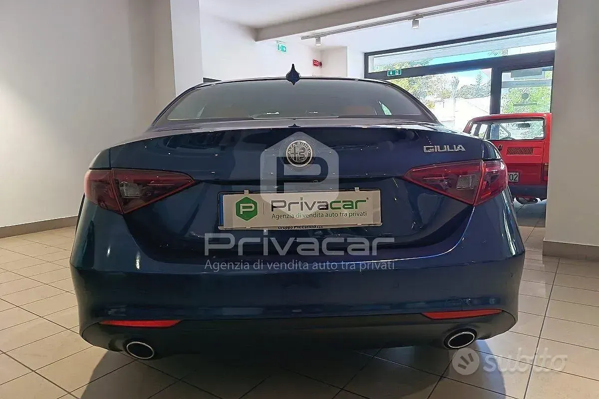 Usata Alfa Romeo Giulia Business 180 CV (132 kW) 2017 Blu Berlina