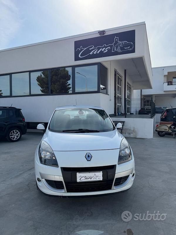 Usata Renault Scénic III Dynamique 110 CV (80 kW) 2011 Bianco Monovolume