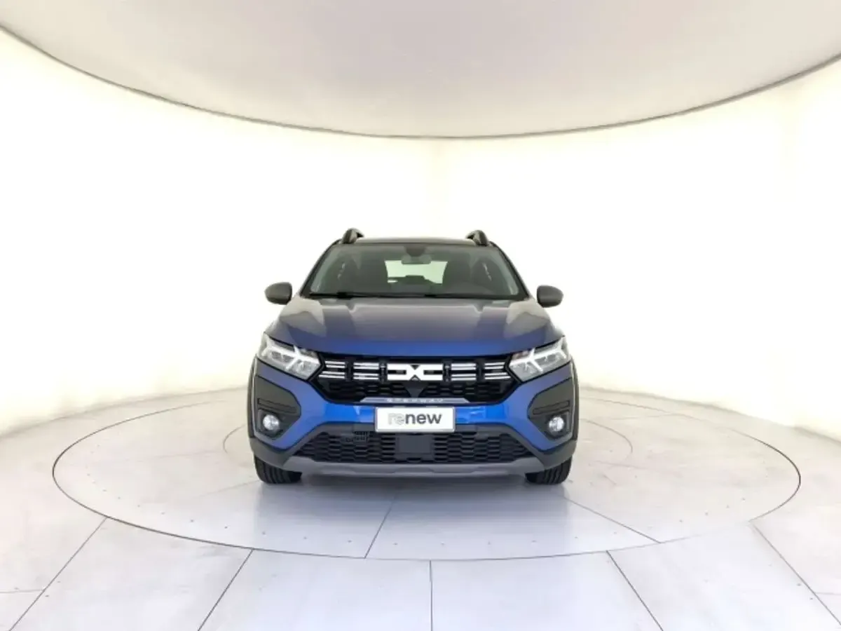 Usata Dacia Sandero Expression 101 CV (74 kW) 2023 Blu iron Berlina