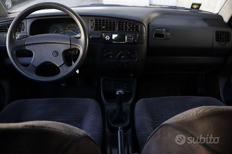 Usata VW Golf III 54 CV (39 kW) 1995 Blu Berlina