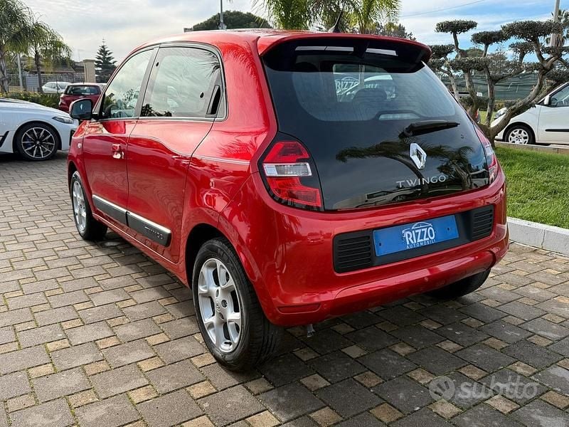 Usata Renault Twingo SE 69 CV (50 kW) 2015 Rosso Utilitaria