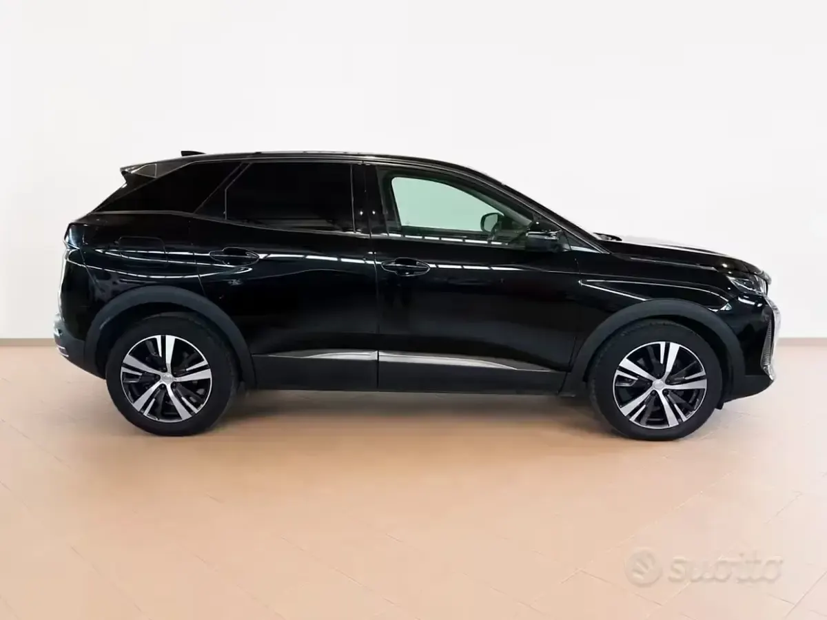 Usata Peugeot 3008 Allure 131 CV (96 kW) 2022 Nero SUV