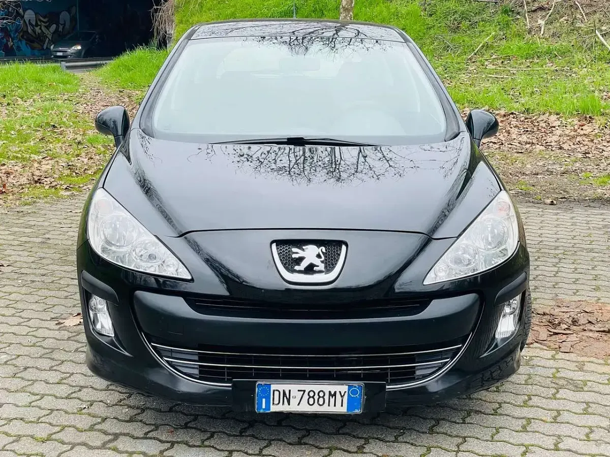 Usata Peugeot 308 120 CV (88 kW) 2008 Nero Berlina