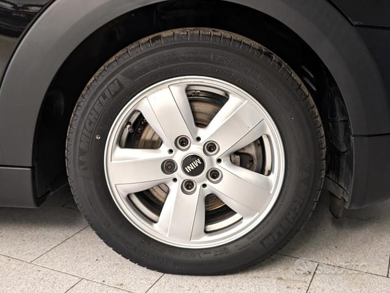 Usata Mini ONE 139 CV (102 kW) 2021 Nero Utilitaria