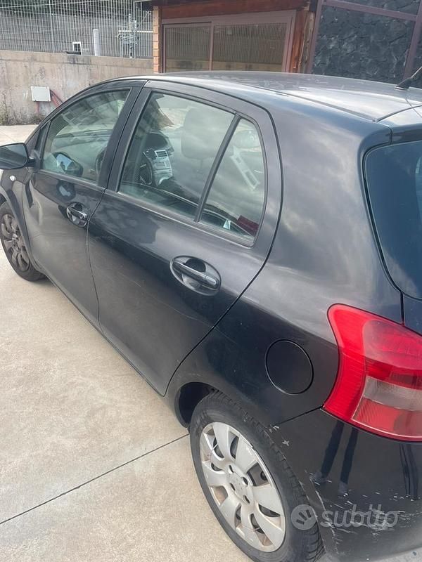 Usata Toyota Yaris 2008 Nero Utilitaria