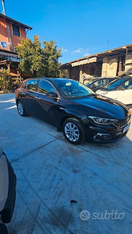Occasion Fiat Tipo Lounge 120 ch (88 kW) 2017 Noir Break