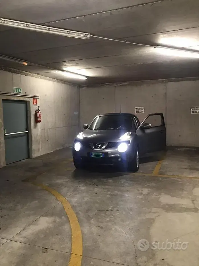 Usata Nissan Juke 110 CV (80 kW) 2014 Grigio SUV
