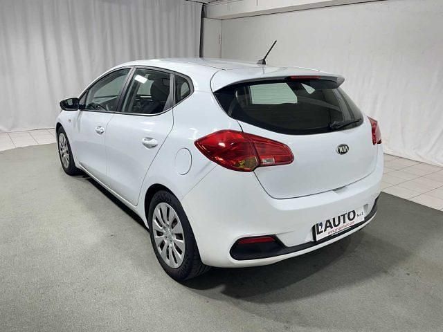Usata Kia Ceed Active 99 CV (72 kW) 2013 Bianco Utilitaria