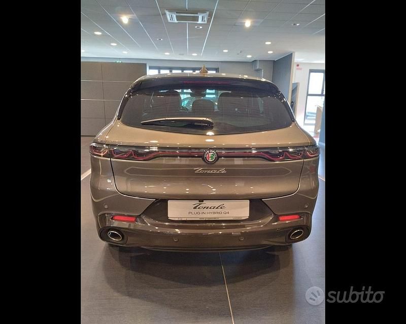 Usata Alfa Romeo Tonale Veloce 280 CV (205 kW) 2023 Grigio vesuvio SUV