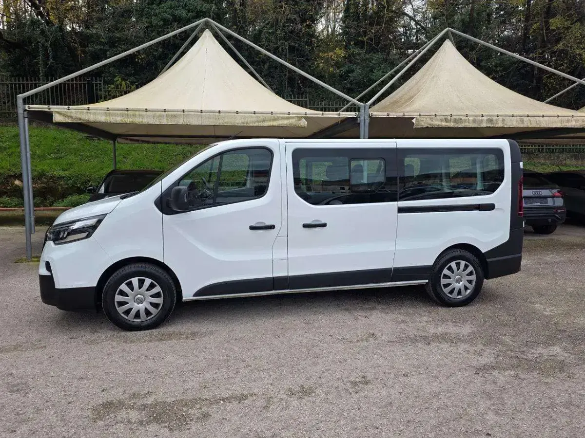Usata Renault Trafic 150 CV (110 kW) 2024 Bianco Monovolume