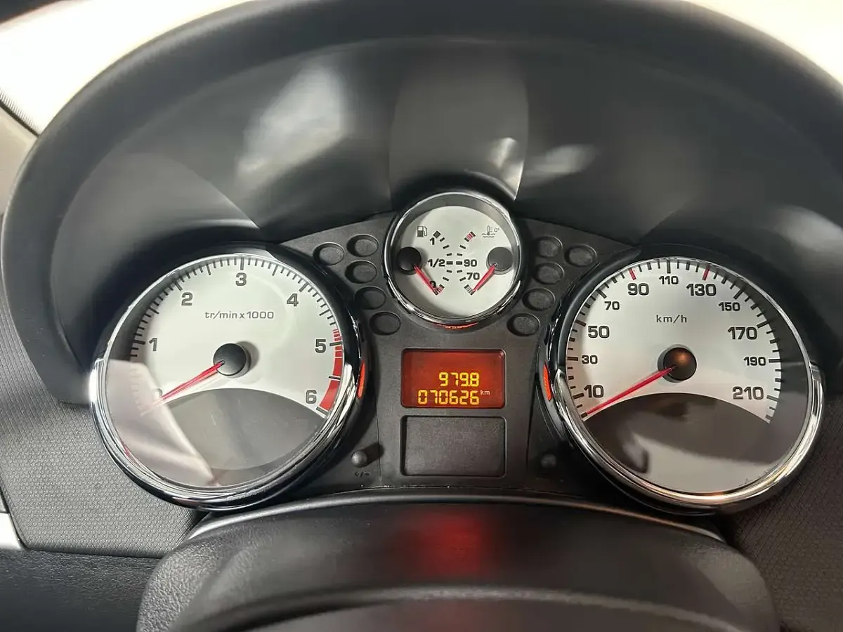 Usata Peugeot 207 68 CV (50 kW) 2011 Marrone