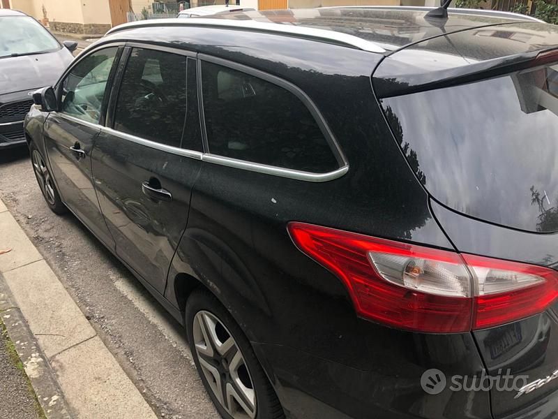 Usata Ford Focus 115 CV (84 kW) 2011 Nero Station wagon
