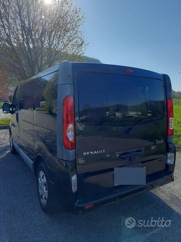 Begagnad Renault Trafic 114 HK (83 kW) 2012 Svart Minibuss