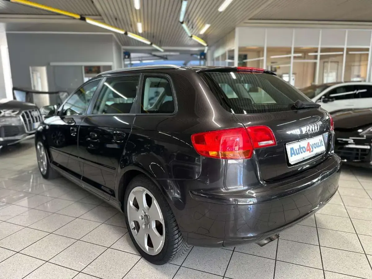 Usata Audi A3 Sportback Ambition 140 CV (102 kW) 2007 Grigio Utilitaria