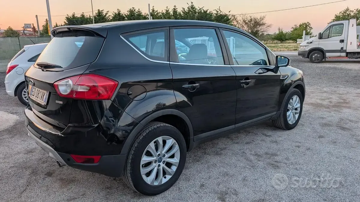 Usata Ford Kuga Titanium 140 CV (102 kW) 2010 SUV