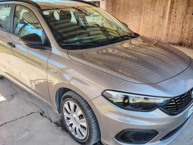 Usata Fiat Tipo Easy 120 CV (88 kW) 2019 Bronzo Station wagon
