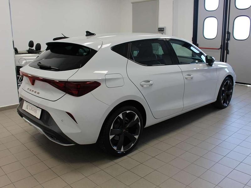 Usata Cupra Leon 150 CV (110 kW) 2025 Bianco Berlina