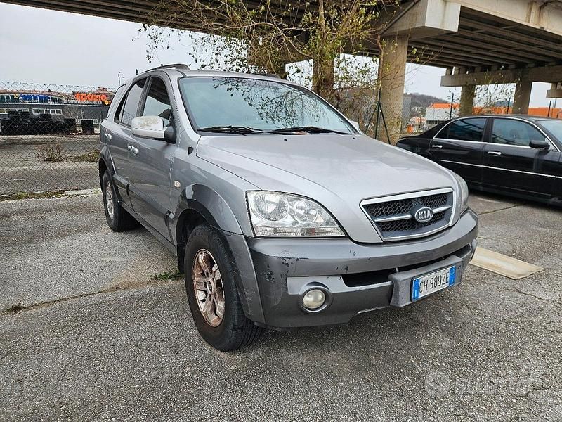 Usata Kia Sorento 140 CV (102 kW) 2004 Grigio SUV