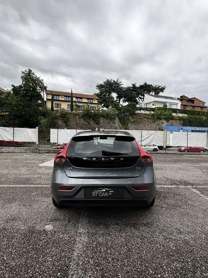 Usata Volvo V40 114 CV (83 kW) 2015 Grigio Berlina