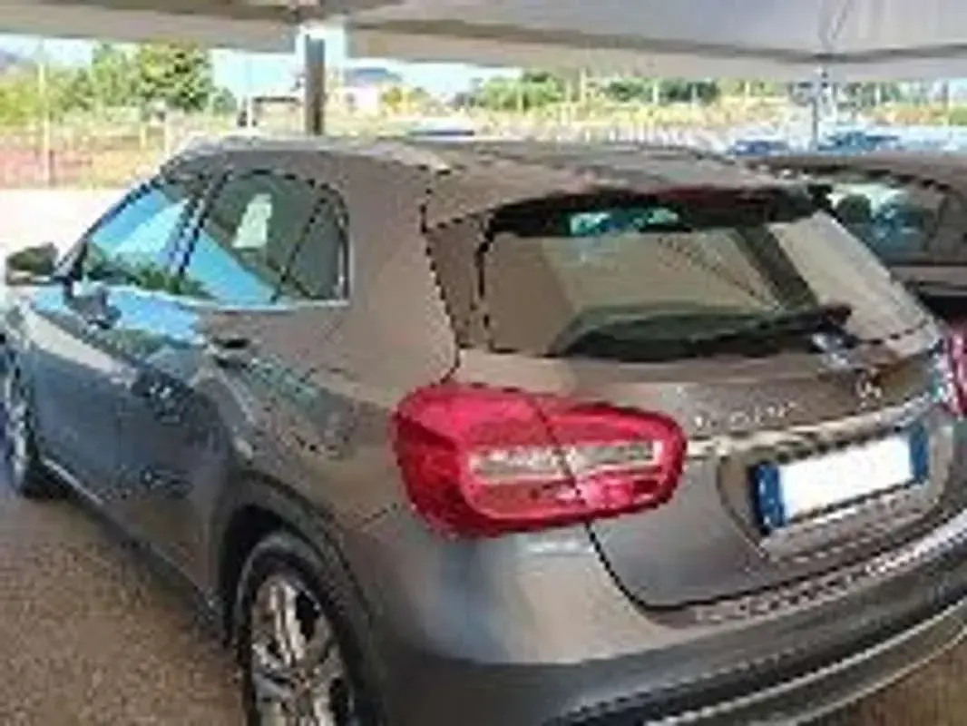 Usata Mercedes GLA200 Premium 136 CV (100 kW) 2014 Grigio SUV