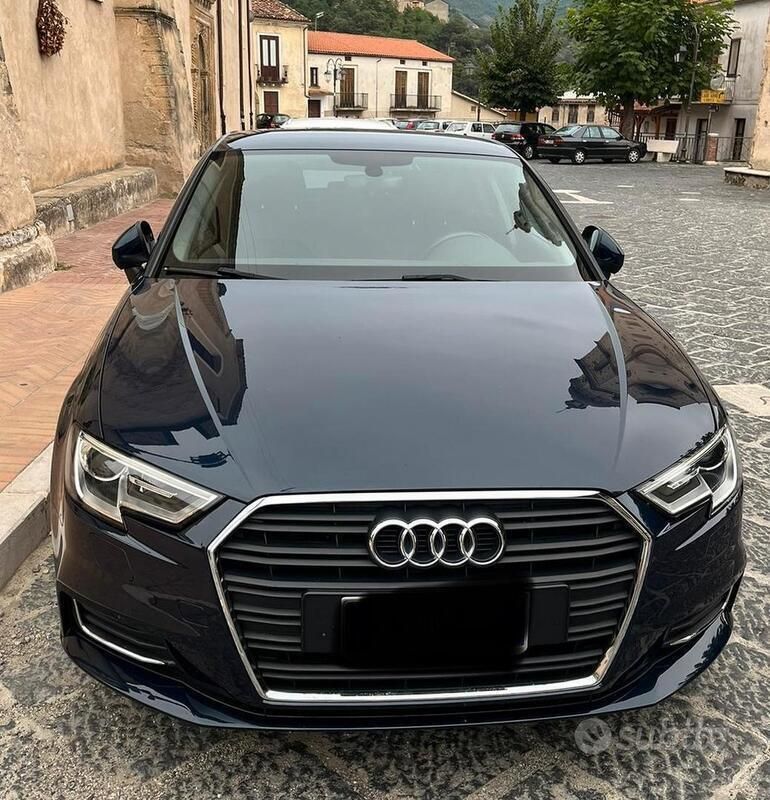 Blu Usata 2018 Audi A3 Sportback Due volumi | 18.000 € (Buon prezzo) - Immagine 1/4