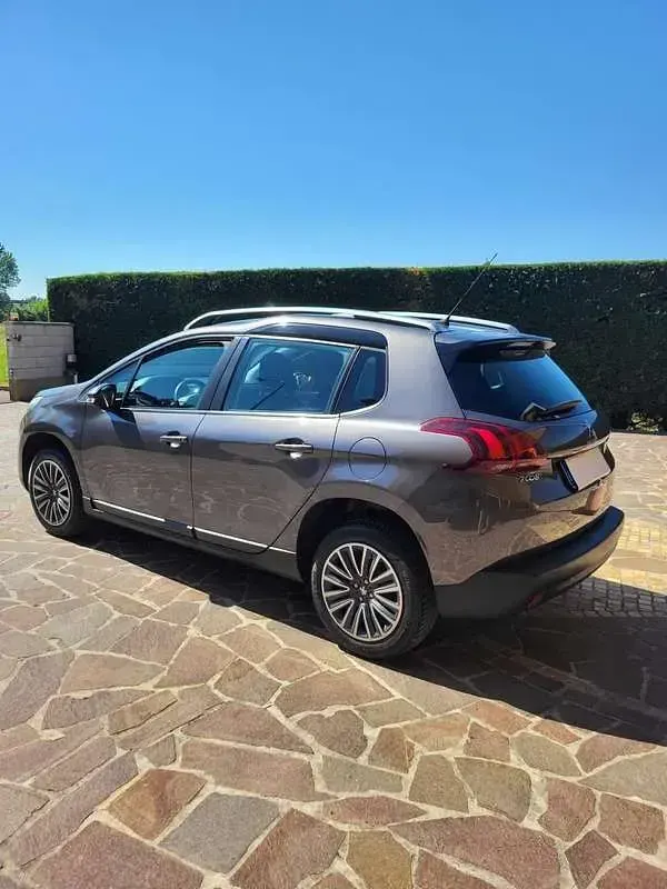 Usata Peugeot 2008 Active 75 CV (55 kW) 2017 Grigio SUV