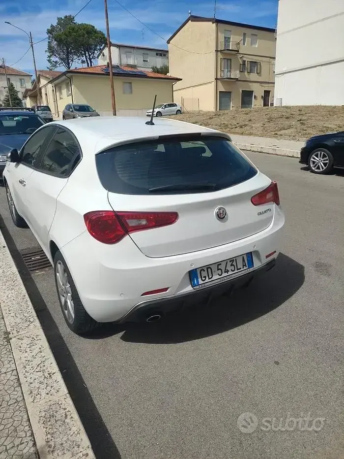 Usata Alfa Romeo Giulietta 120 CV (88 kW) 2021 Bianco Berlina