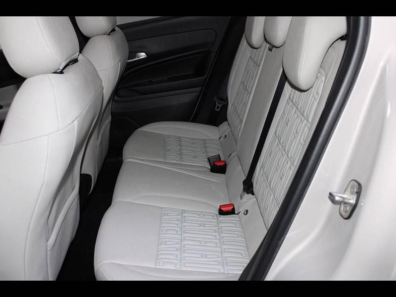 Usata Fiat 600 136 CV (100 kW) 2025 Crema cappuccino metallizzato SUV