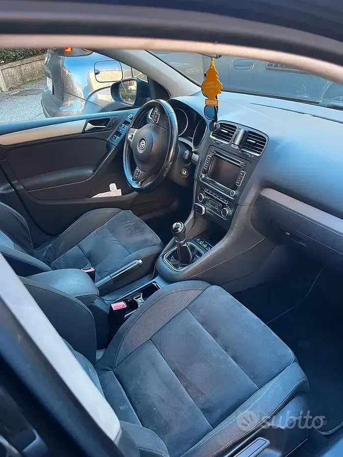 Usata VW Golf VI 105 CV (77 kW) 2010 Berlina