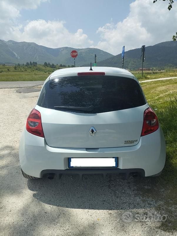 Usata Renault Clio R.S. R.S. 200 CV (147 kW) 2008 Bianco Utilitaria