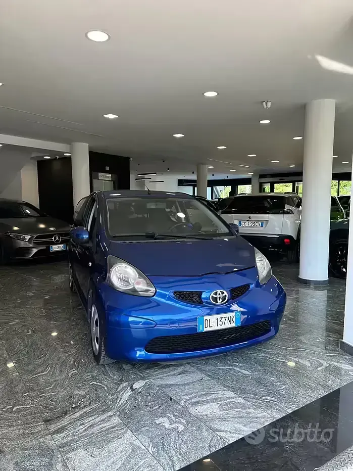 Usata Toyota Aygo 68 CV (50 kW) 2007 Bluazzurro Utilitaria