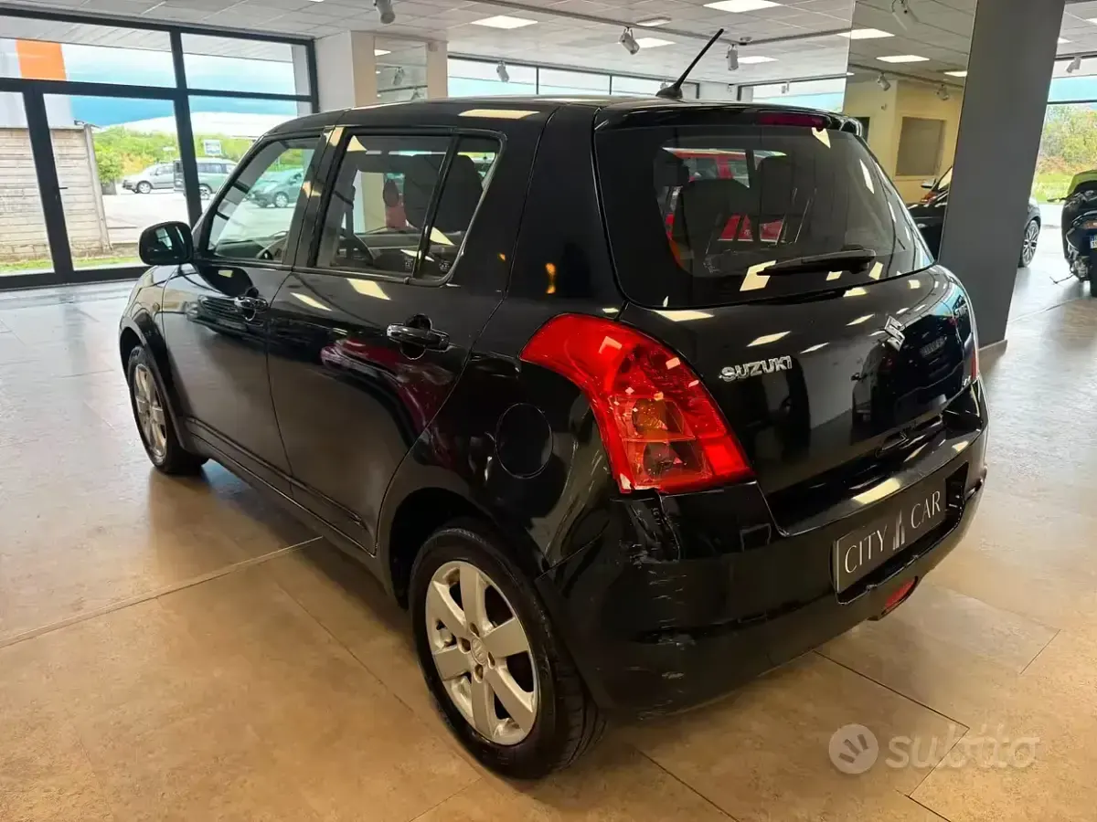 Usata Suzuki Swift GL 92 CV (67 kW) 2009 Nero Utilitaria