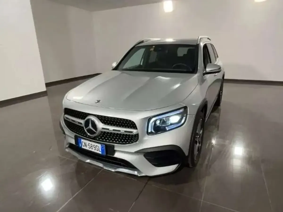 Usata Mercedes GLB220 Premium 190 CV (139 kW) 2023 Argento SUV