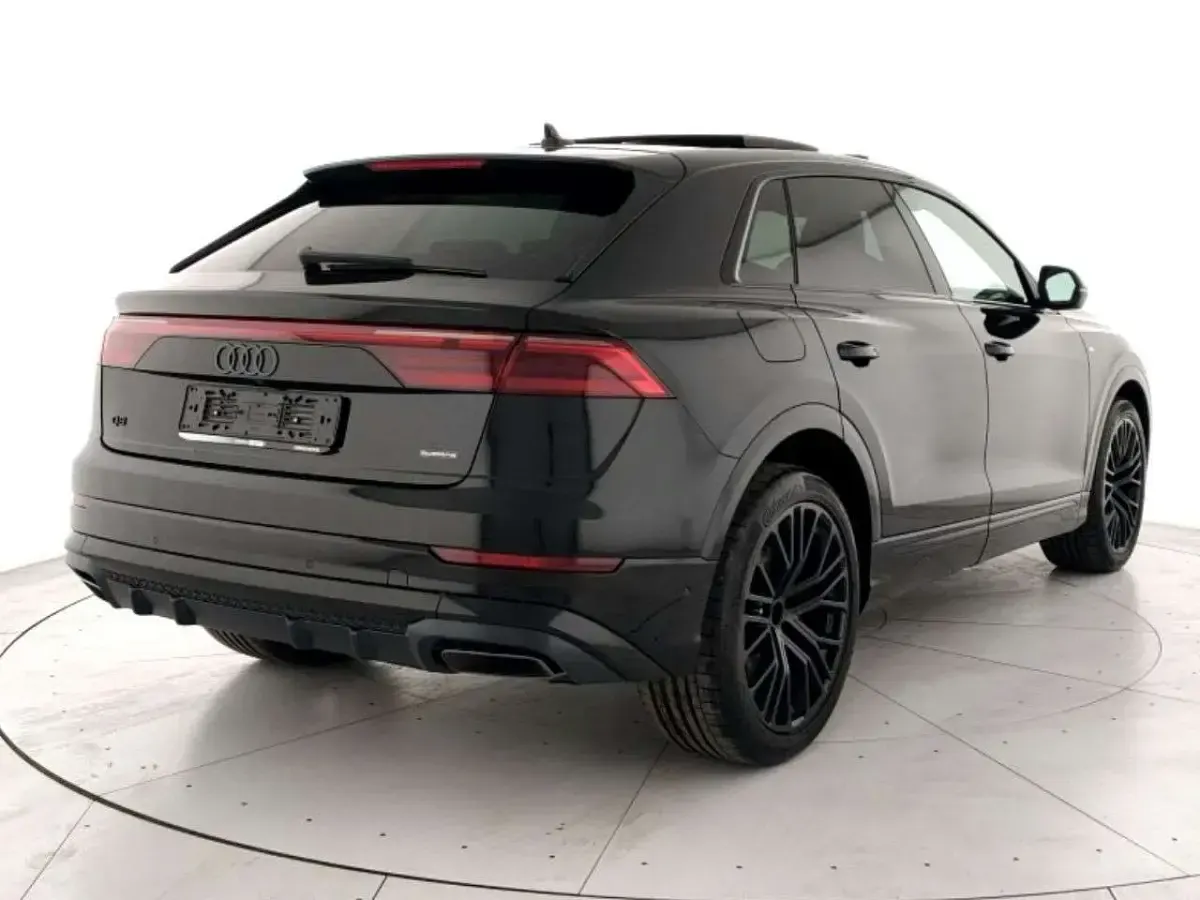 Nuova Audi Q8 S-Line 286 CV (210 kW) 2026 Nero SUV