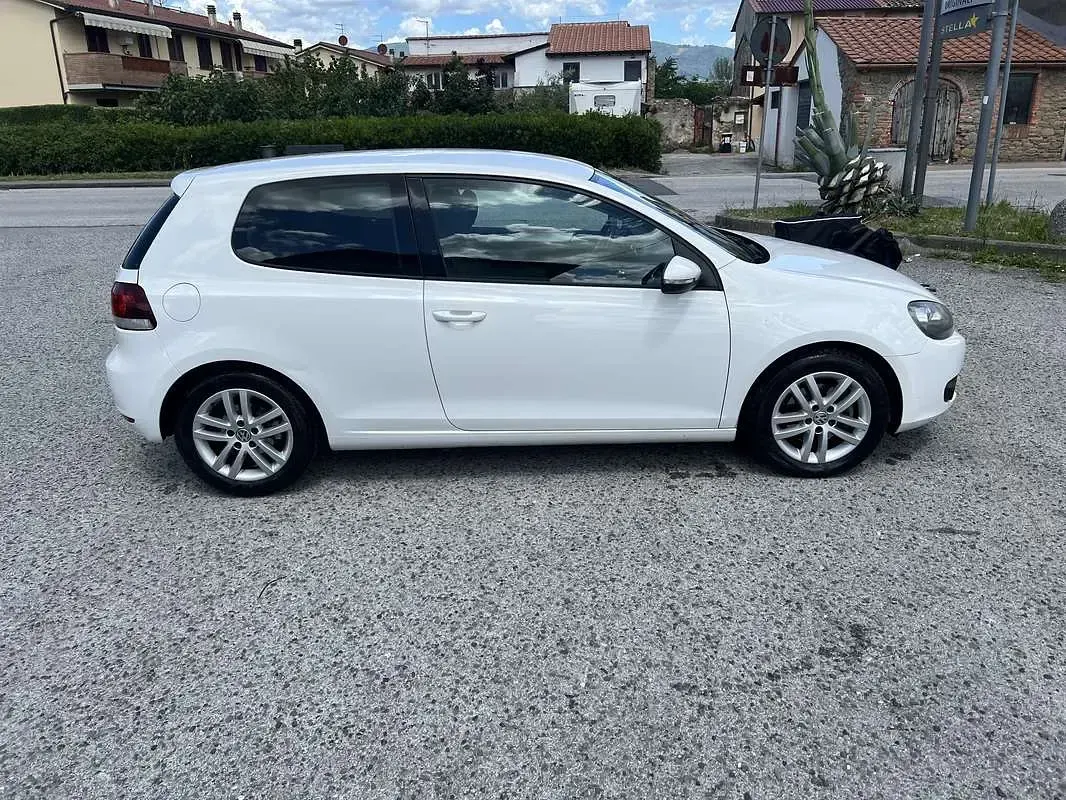 Usata VW Golf VI Highline 122 CV (89 kW) 2011 Bianco Utilitaria