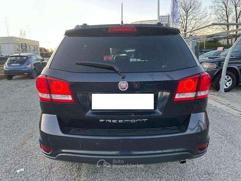 Usata Fiat Freemont Urban 140 CV (102 kW) 2012 Nero SUV