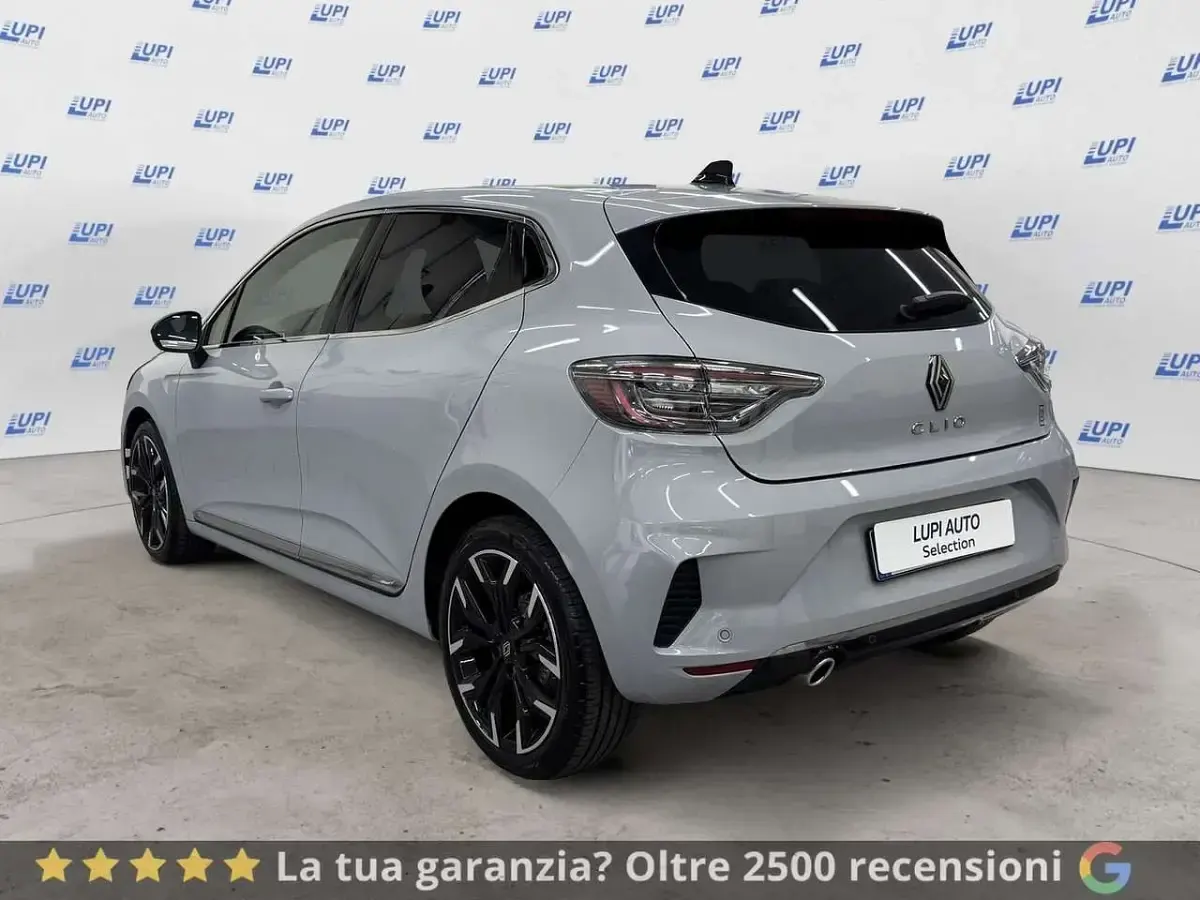 Usata Renault Clio V Techno 101 CV (74 kW) 2025 Grigio Berlina