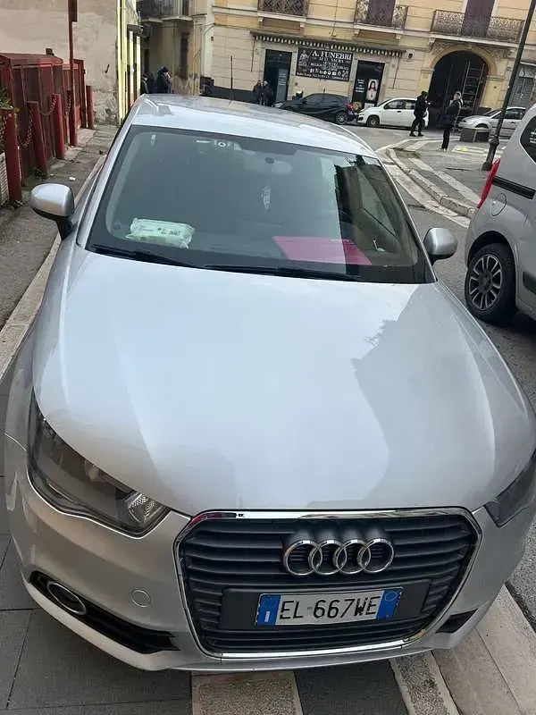 Usata Audi A1 Ambition 90 CV (66 kW) 2012 Argento Utilitaria