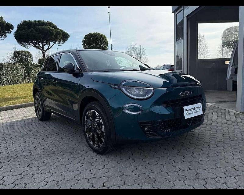 Nuova Fiat 600 La Prima 145 CV (106 kW) 2025 Verde SUV