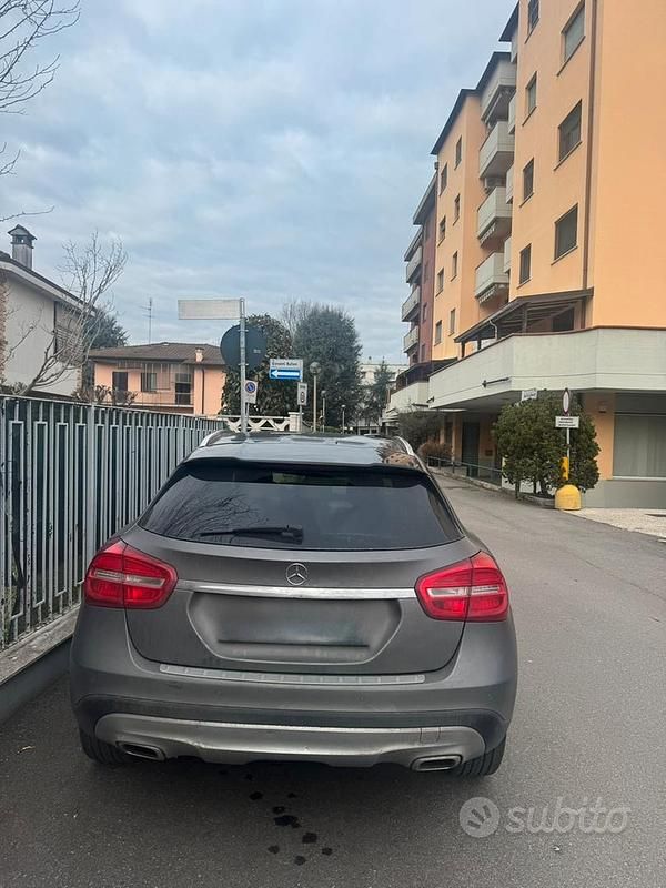 Usata Mercedes 180 122 CV (89 kW) 2015 Grigio Berlina