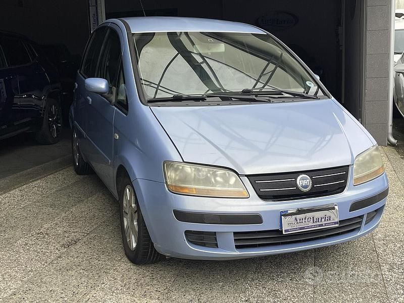 Usata Fiat Idea Emotion 69 CV (50 kW) 2004 Blu Monovolume