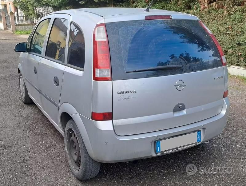 Usata Opel Meriva 101 CV (74 kW) 2005 Grigio Monovolume