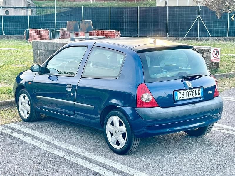 Brugt Renault Clio II 75 HK (55 kW) 2002 Hatchback