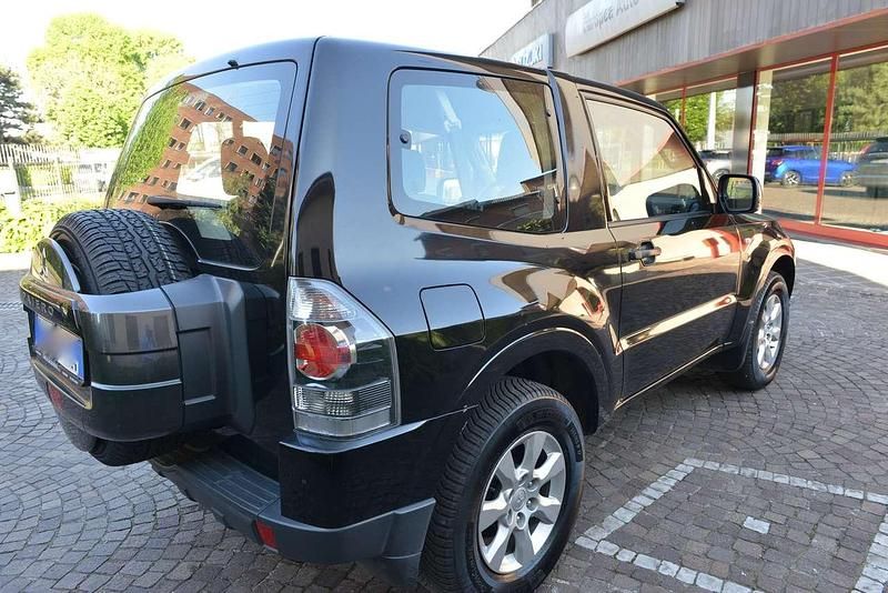 Usata Mitsubishi Pajero 190 CV (139 kW) 2018 Nero metallizzato SUV