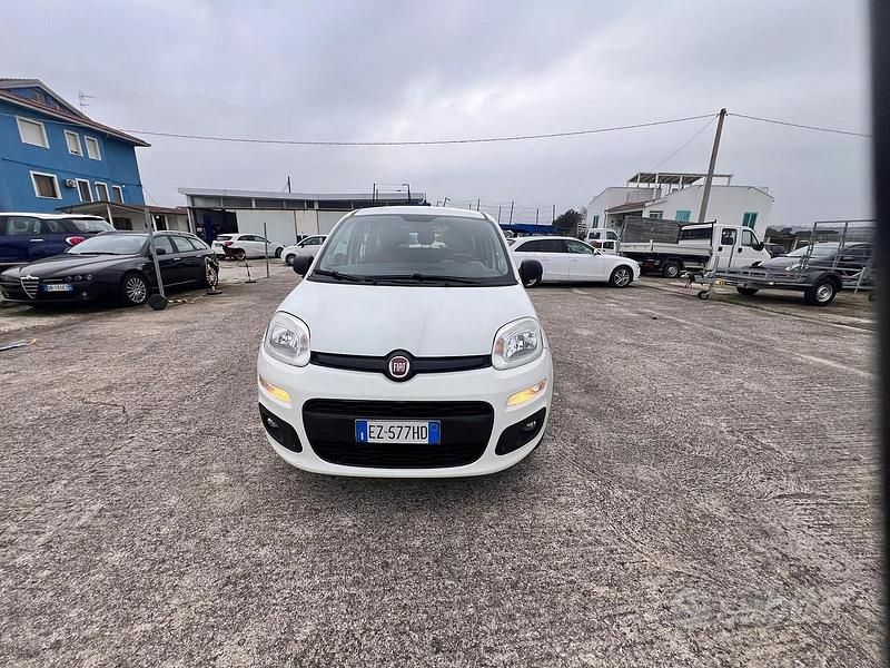 Usata Fiat Panda Lounge 80 CV (58 kW) 2015 Bianco Utilitaria