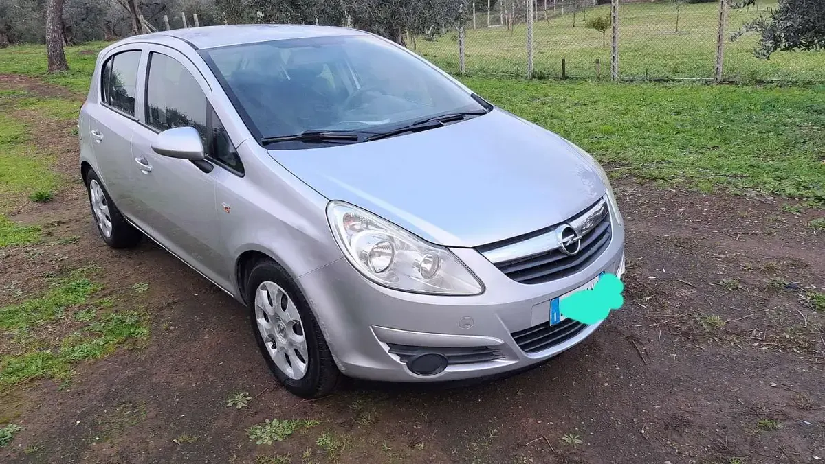 Usata Opel Corsa Enjoy 75 CV (55 kW) 2009 Utilitaria