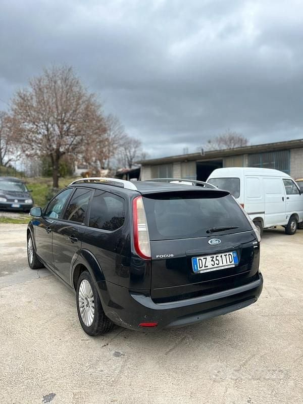 Usata Ford Focus Titanium 90 CV (66 kW) 2010 Station wagon