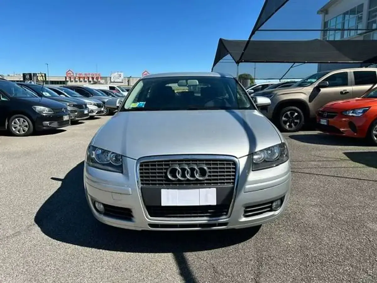 Usata Audi A3 Attraction 105 CV (77 kW) 2006 Argento Utilitaria