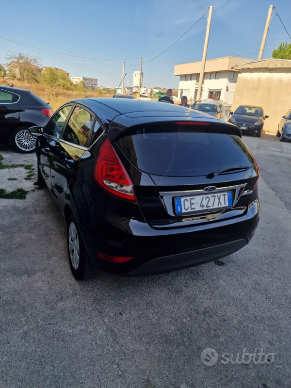 Usato 2009 Ford Fiesta 1.2 Benzin (4.900 €)