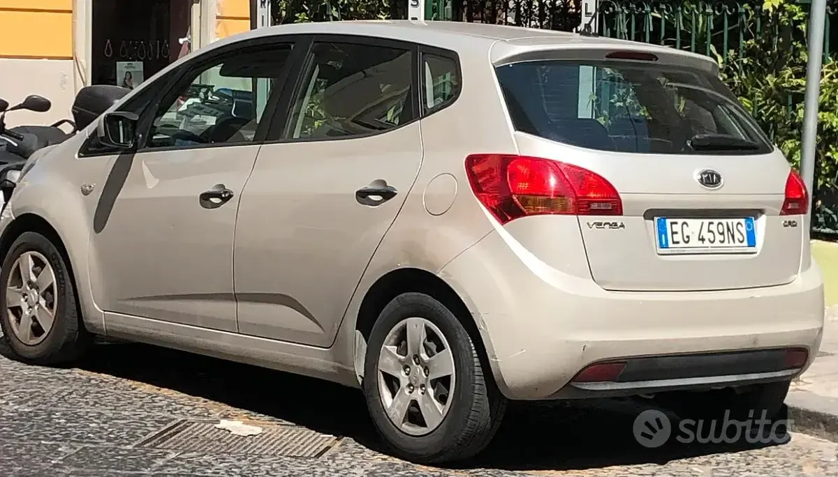 Usata Kia Venga 77 CV (56 kW) 2011 Utilitaria